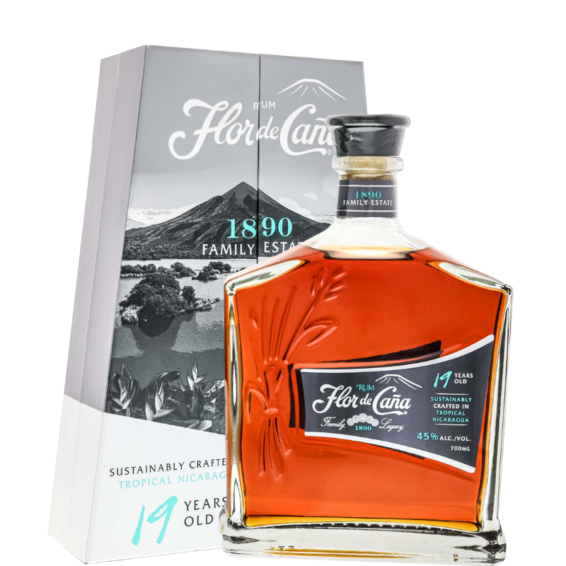Botella de Flor de Caña 19 años con estuche