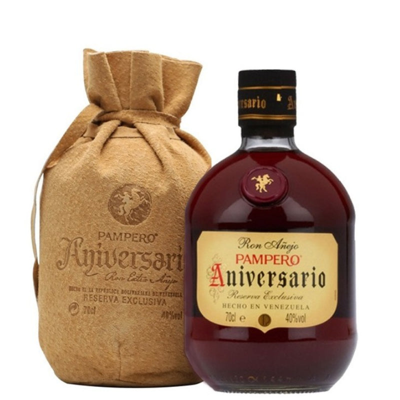 Botella Pampero Aniversario con funda de piel