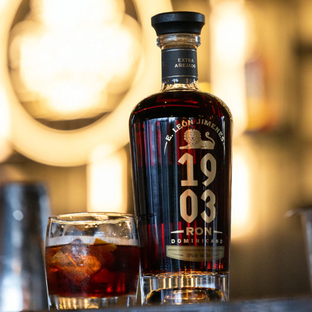 Ron E. León Jimenes 1903: Un Legado de Sabor y Tradición