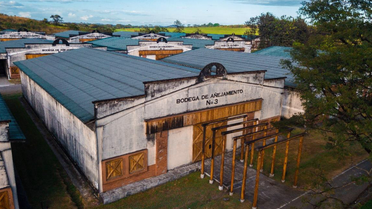 Destilería Varela Hermanos (Ron Abuelo)