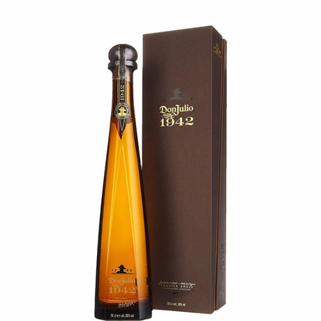 Botella de Don Julio 1942 con estuche