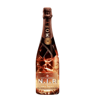 MOËT & CHANDON NIR with light