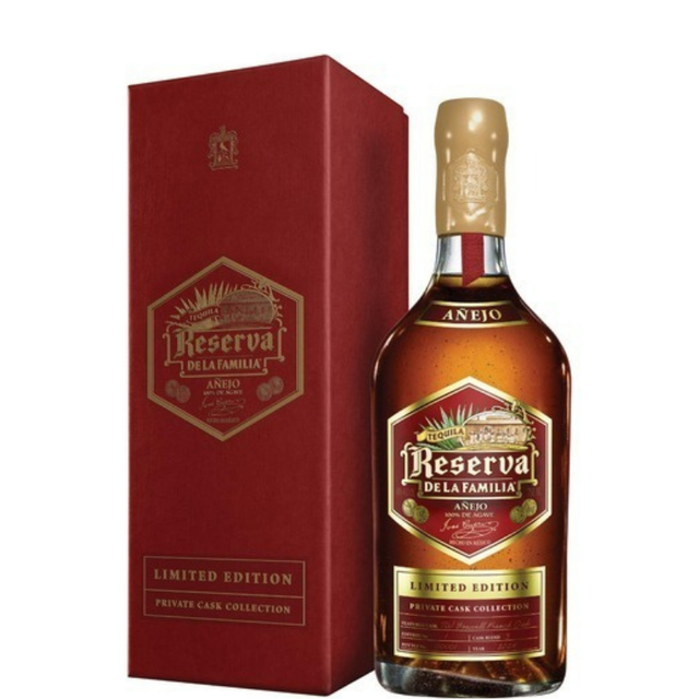 Botella de tequila JOSE CUERVO RESERVA DE LA FAMILIA Exclusive Cask