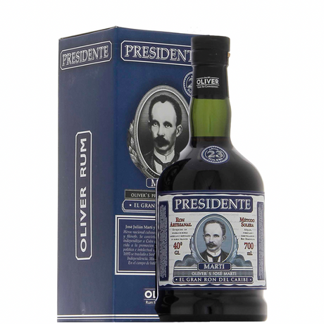 Botella de ron Presidente 23 años