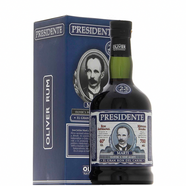 Botella de ron Presidente 23 años