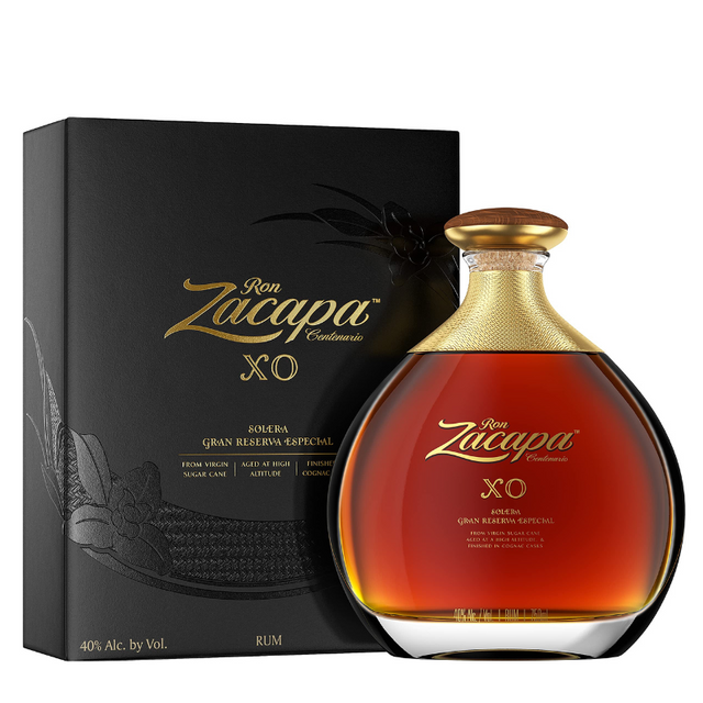 Botella de ron Zacapa XO Centenario con estuche