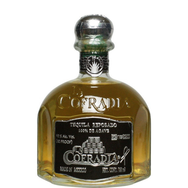 Botella de tequila la cofradia reposado