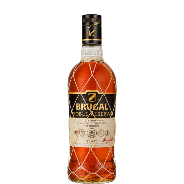 Botella de Brugal Doble Reserva